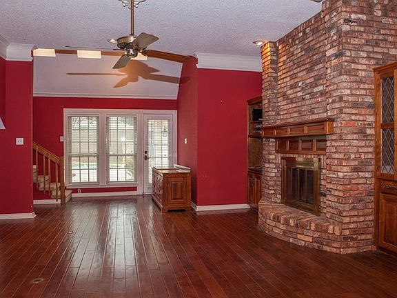 4th image of 717 Hillview Dr