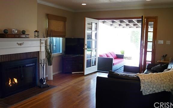 5th image of 536 S Griffith Park Dr