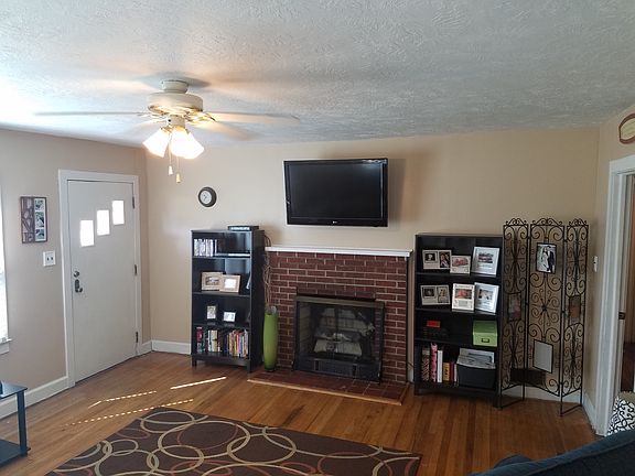 Gas Fireplace
