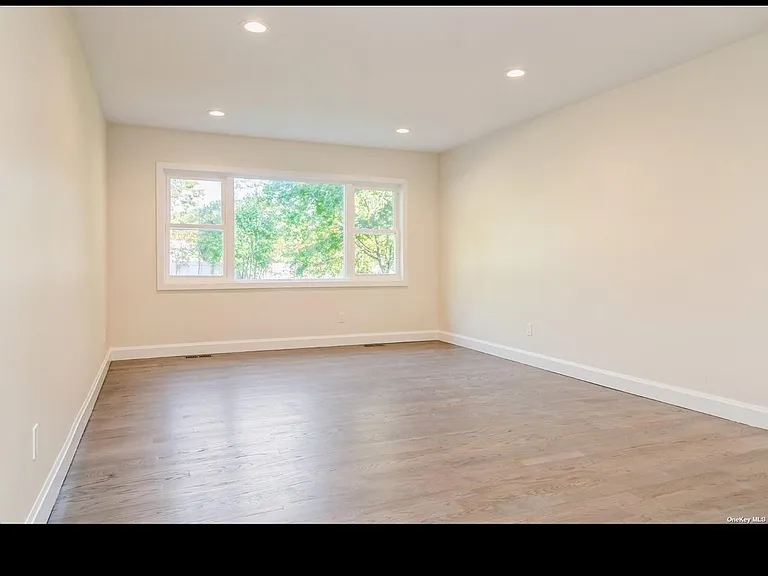 29 Hawkton Pl #1 — Photo 2