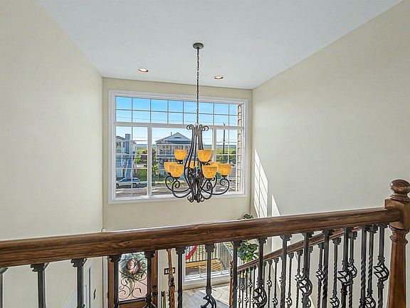 4th image of 4701 West Ave