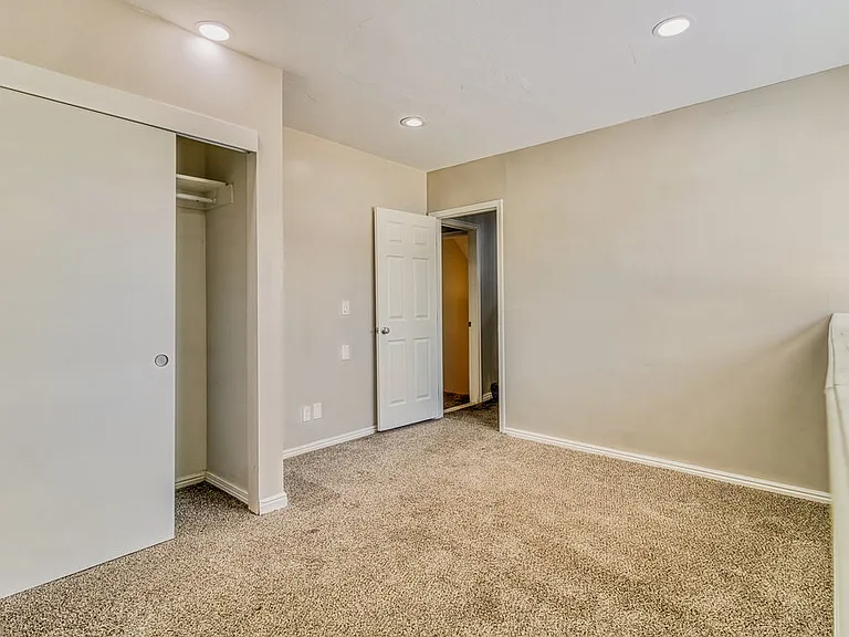 8492 S Merrick Ct — Photo 14