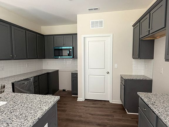 3rd image of 131 Mangrove Ct
