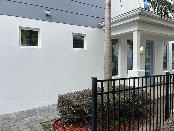 3rd image of 521 Peachtree Rd
