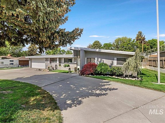 3rd image of 245 Larkspur Dr
