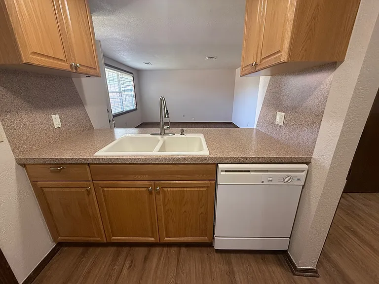 1015 W Swan Lake Ct — Photo 11