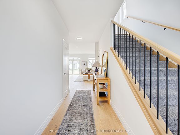 2nd image of 10 Woodmere Path
