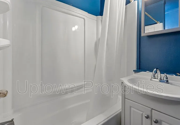 927 N Watts St #UNITA — Photo 20