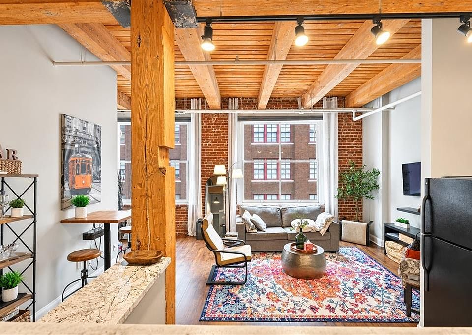 1st image of 312 W 8th St #411