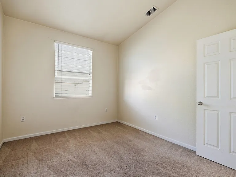425 Regatta Ln #103-00 — Photo 14