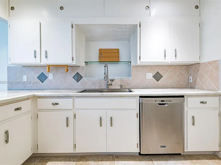 505 Heron Dr — Photo 25
