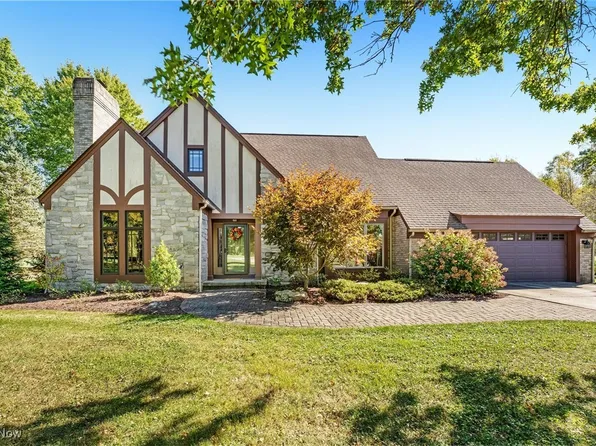 6294 Hanna Rd, Ravenna, OH 44266