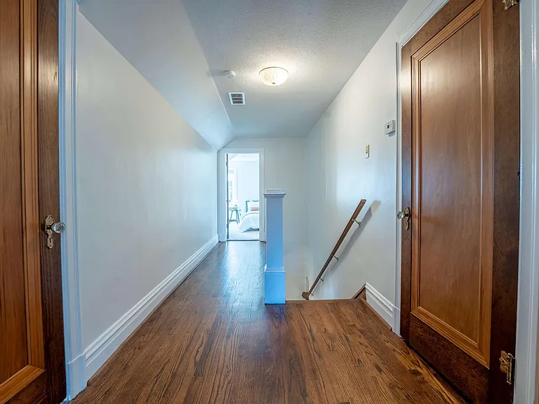 7721 Saint Albans Ave — Photo 20