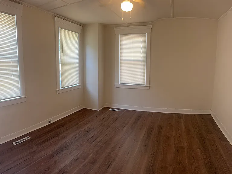 216 High St — Photo 2