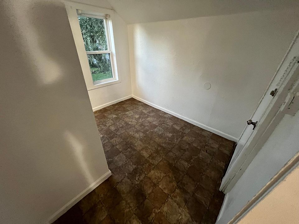 Front Entry Foyer