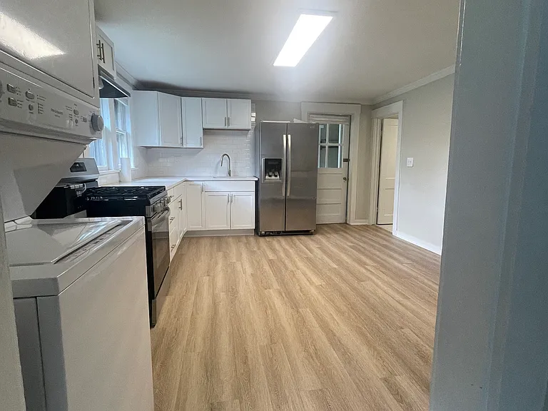 108 Curtiss St — Photo 8