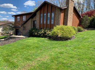 7 Sharon Dr, Moosic, PA 18507