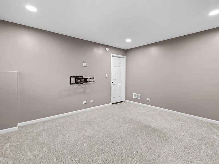 122 Andover Dr — Photo 25