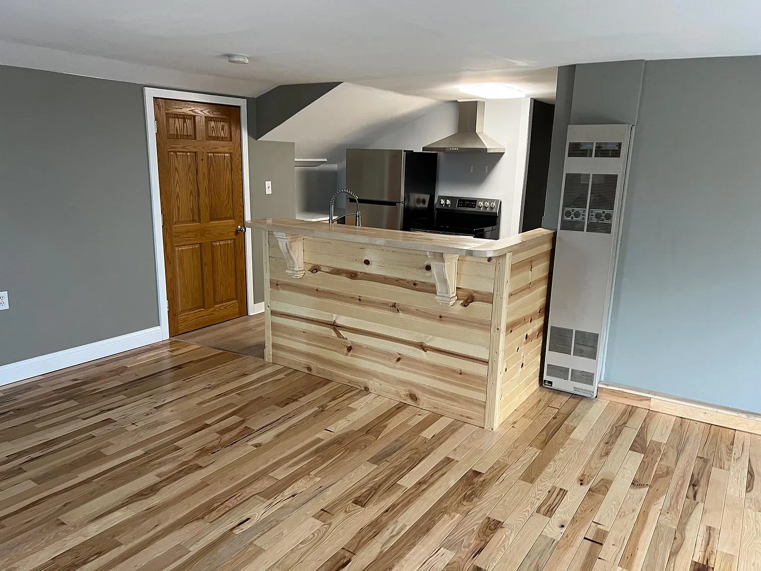 1011 Robinson St — Photo 2