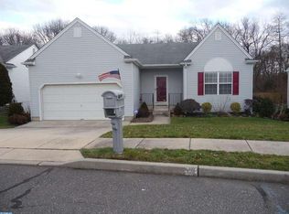 13 Roslyn Dr, Delran, NJ 08075
