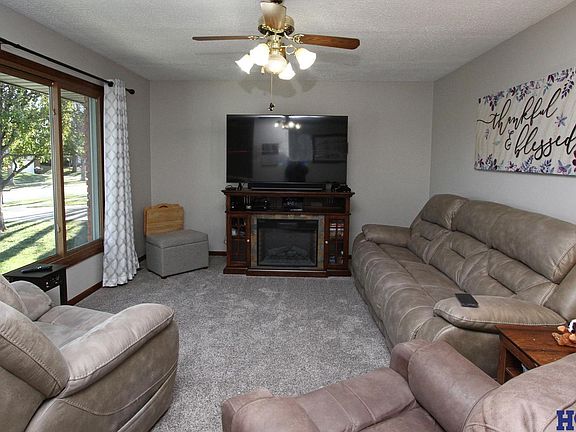 3rd image of 2721 Dorothy Dr