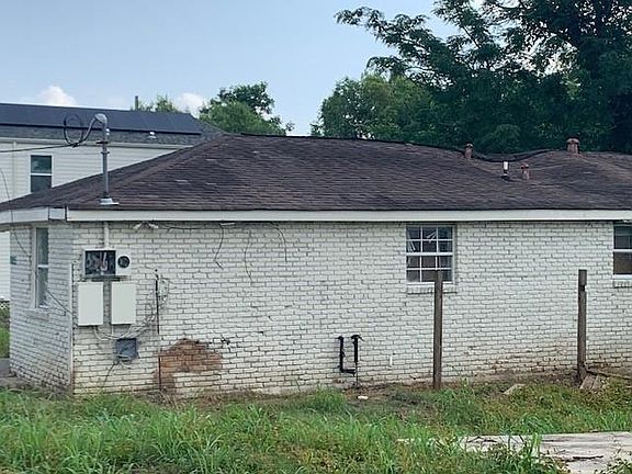 2nd image of 1025 Flood St