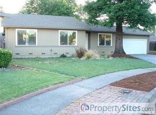 1913 Holiday St, Santa Rosa, CA 95403