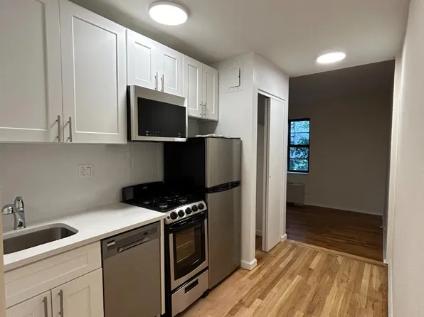 143 West 69th Street image 7 of 16