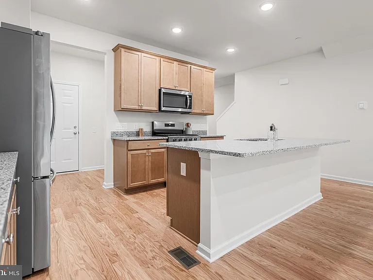 112 S Buck Tavern Way — Photo 10