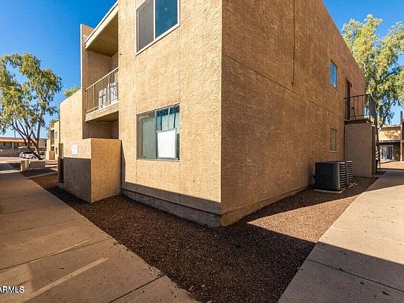 3rd image of 2820 E LE MARCHE Avenue
