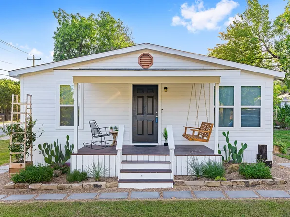 646 Astoria Ave, Azle, TX 76020