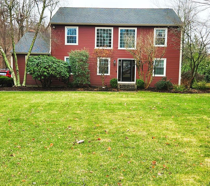 1st image of 5 Jennifer Dr