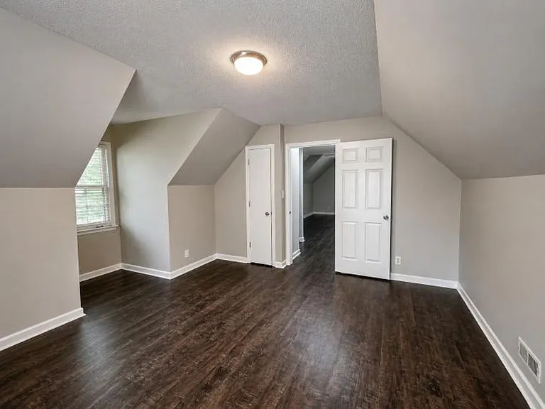 125 Mossland Dr — Photo 34