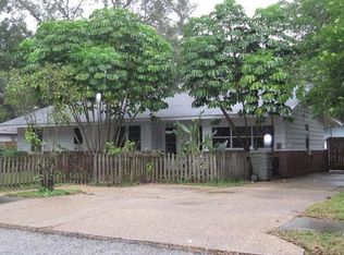 2163 Arlington St, Sarasota, FL 34239