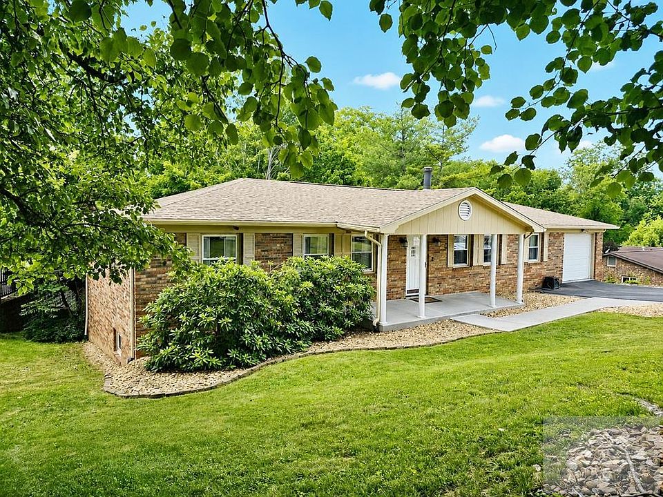 1st image of 297 Hillcrest Dr