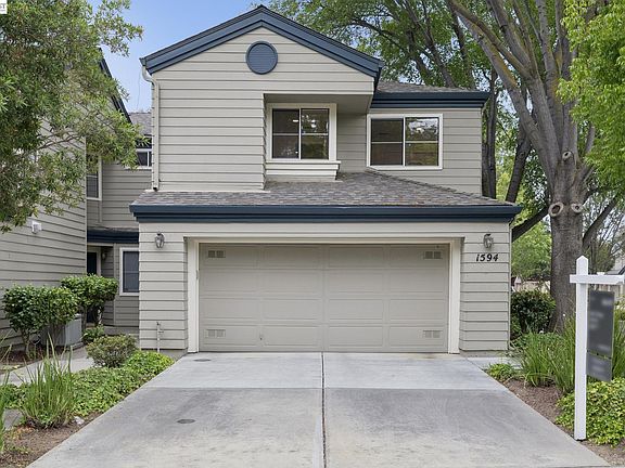 3rd image of 1594 Fairway Green Cir