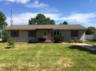 30610 E Woodside Dr, Rock Falls, IL 61071