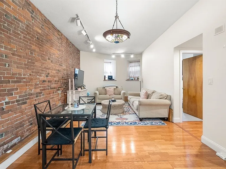 30 Peterborough St #H — Photo 4