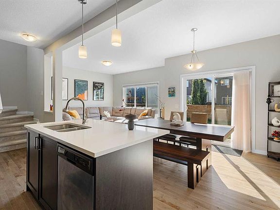 4th image of 33 N Walcrest Way SE