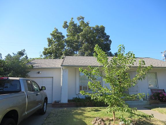 2nd image of 450 E Churchill St