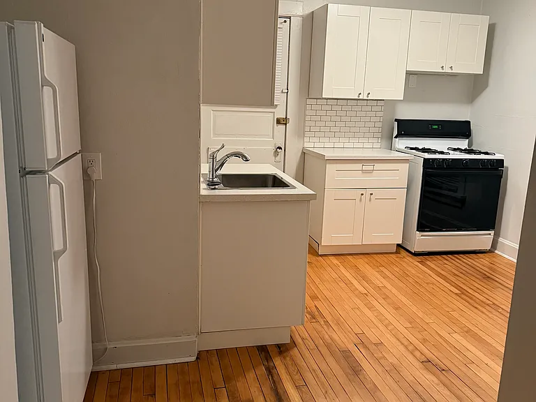 1315 Drake St #3 — Photo 2