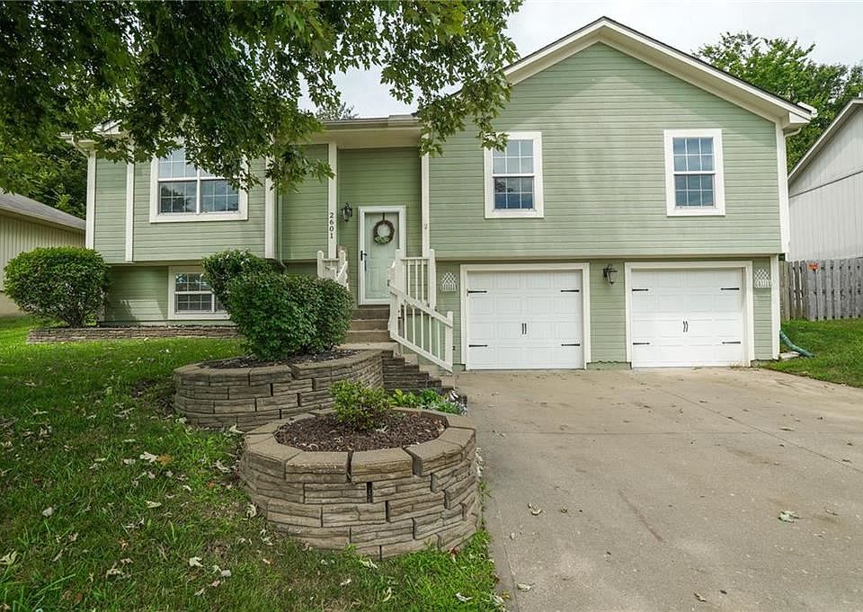 1st image of 2601 NW Richard Dr