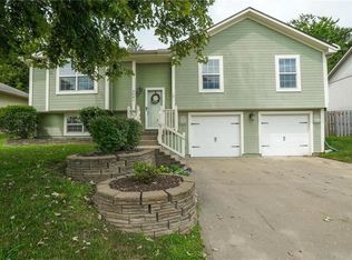2601 NW Richard Dr, Blue Springs, MO 64015