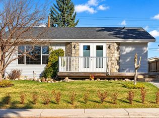 440 S Malvern Close NE, Calgary, AB T2A 4W8
