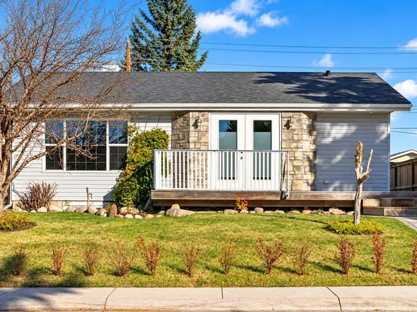 440 S Malvern Close NE, Calgary, AB T2A 4W8