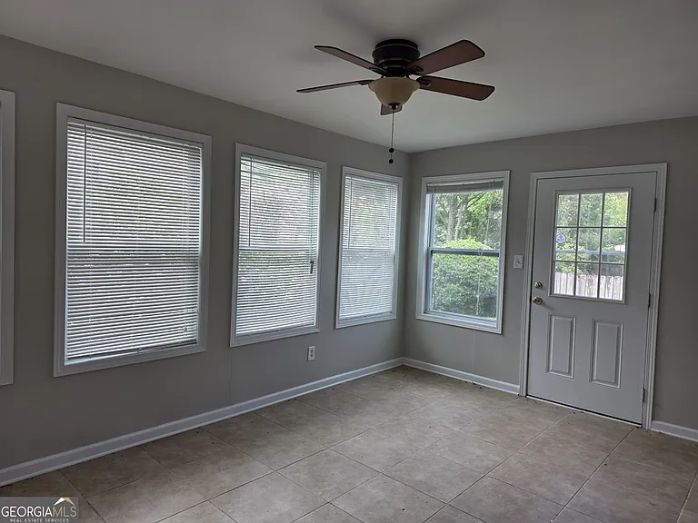 4585 Brook Farms Ct — Photo 10