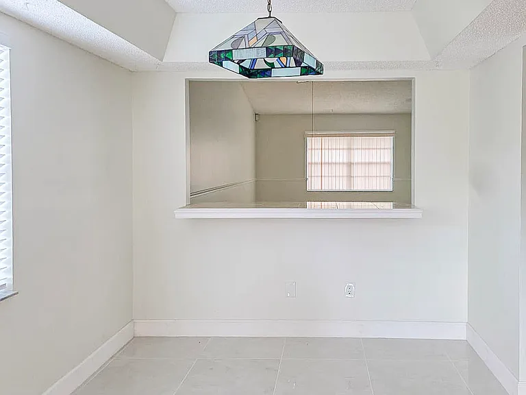 1611 Cabot Ln #C2 — Photo 1