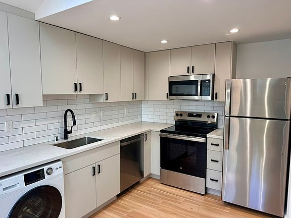 2nd image of 1300 Monterey Ave #B