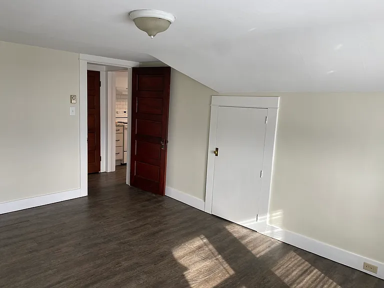 117 N State St #D — Photo 8