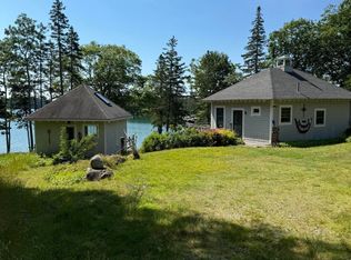 687 Sunshine Rd, Deer Isle, ME 04627